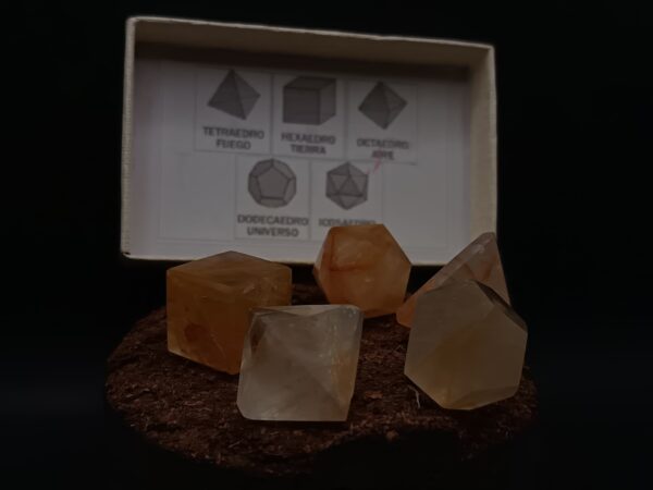 PIEDRAS PULIDAS JUEGO DE SOLIDOS PLATONICOS CUARZO HEMATOIDE