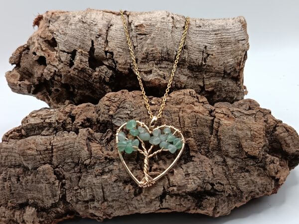COLLARES DE ACERO INOXIDABLES BAÑADOS EN ORO ARBOLES DE CORAZON CON PIEDRAS NATURALES CUARZO VERDE