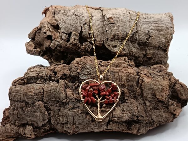 COLLARES DE ACERO INOXIDABLES BAÑADOS EN ORO ARBOLES DE CORAZON CON PIEDRAS NATURALES JASPE ROJO