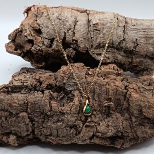 COLLARES DE ACERO INOXIDABLES BAÑADOS EN ORO GOTA DE MALAQUITA