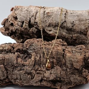 COLLARES DE ACERO INOXIDABLES BAÑADOS EN ORO GOTA DE OJO DE TIGRE