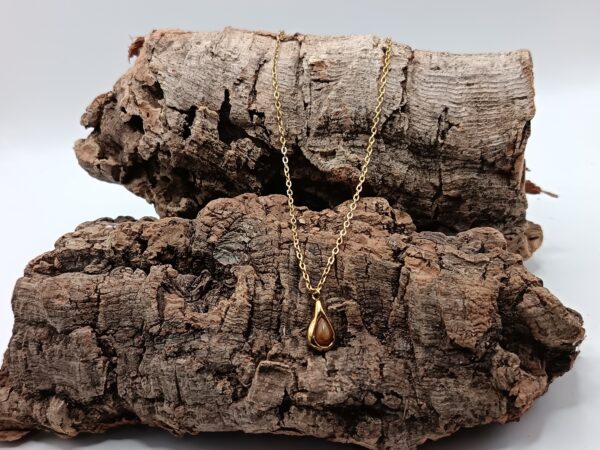 COLLARES DE ACERO INOXIDABLES BAÑADOS EN ORO GOTA DE OJO DE TIGRE