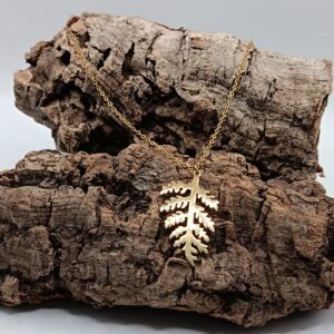 COLLARES DE ACERO INOXIDABLES BAÑADOS EN ORO HOJA DE SENECIO