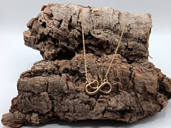 COLLARES DE ACERO INOXIDABLE BAÑADOS EN ORO INFINITO CON CORAZÓN
