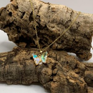 COLLARES DE ACERO INOXIDABLE BAÑADOS EN ORO MARIPOSITA DE RESINA CON CIRCONITA