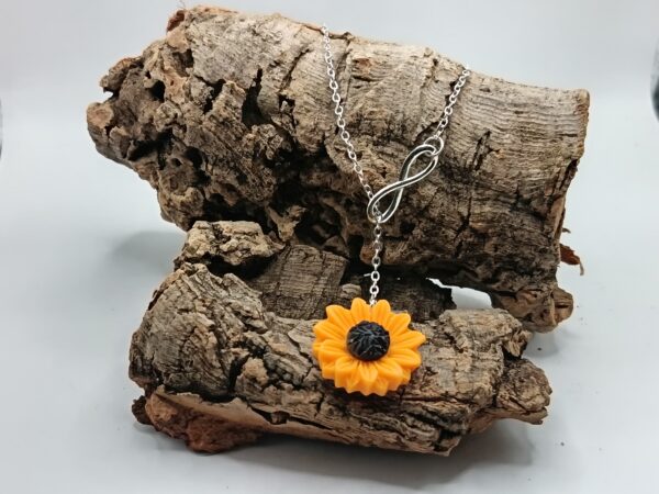 COLLARES DE ACERO INOXIDABLES PLATEADOS GIRASOL CON INFINITO
