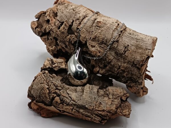 COLLARES DE ACERO INOXIDABLES PLATEADOS GOTA