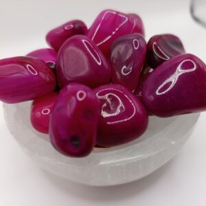 CANTO RODADO DE ĂGATA FUCSIA