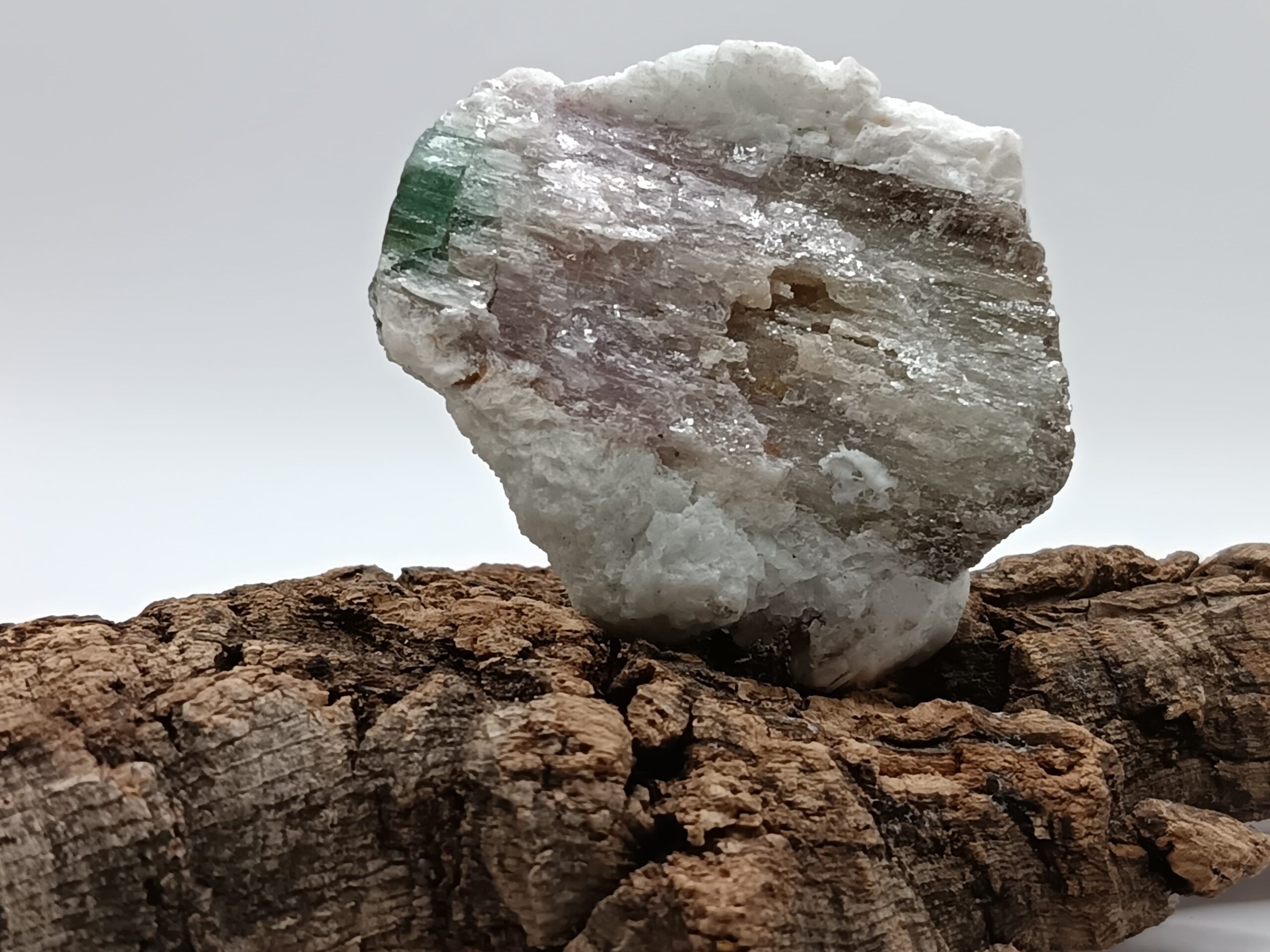 TURMALINAS VERDE ROSA AZUL NEGRA MICA DE LEPIDONITA DE COLECCIÓN