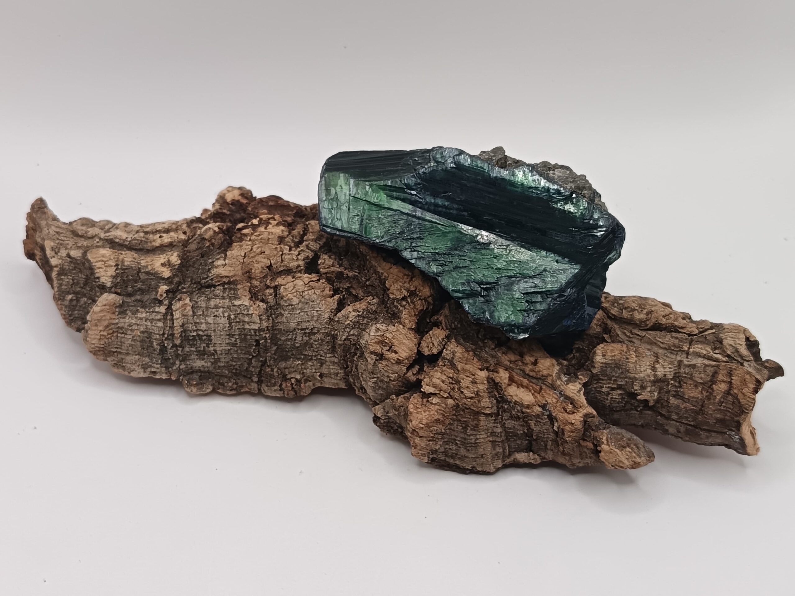 VIVIANITE CON BASE DE PIRITA EN BRUTO - Imagen 2