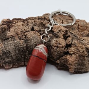 LLAVERO CON CANTO RODADO DE JASPE ROJO