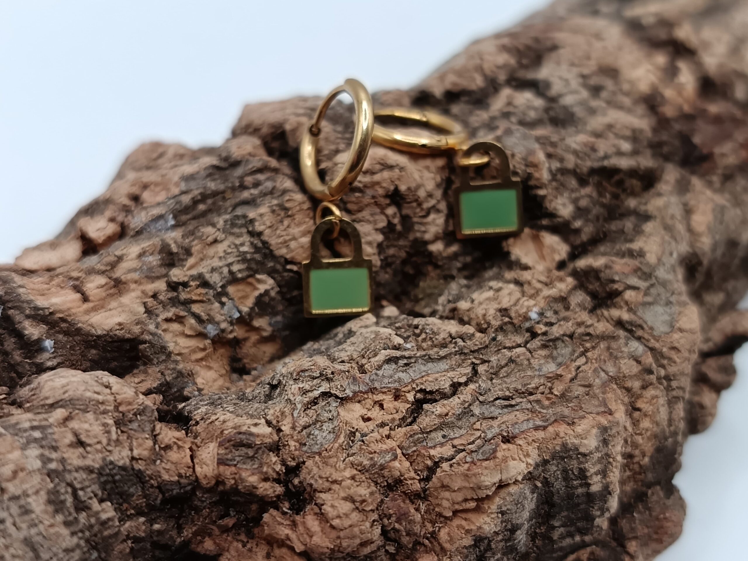 PENDIENTES CANDADO VERDE EN ARO