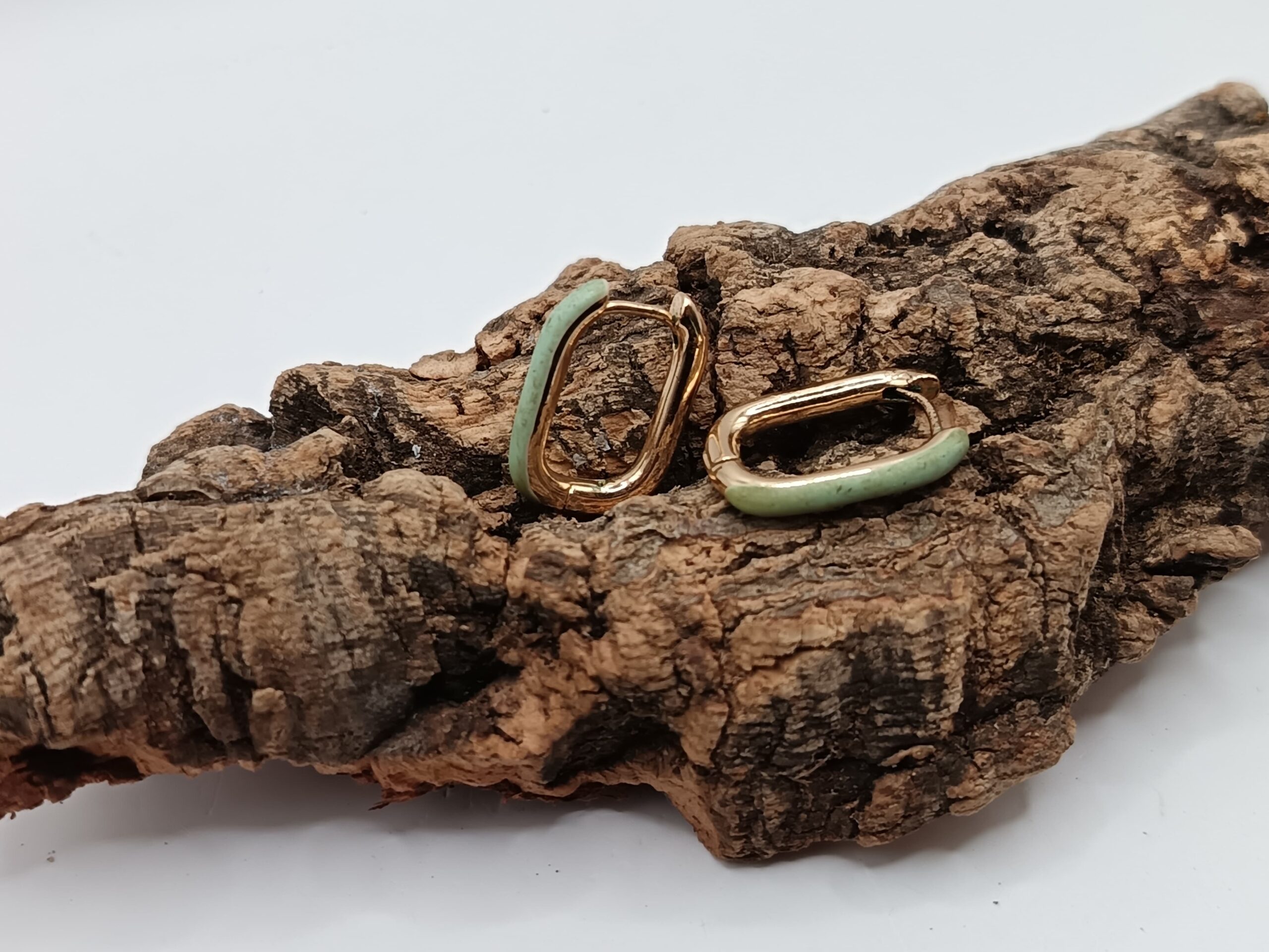 ARITOS ALARGADOS CON VERDE