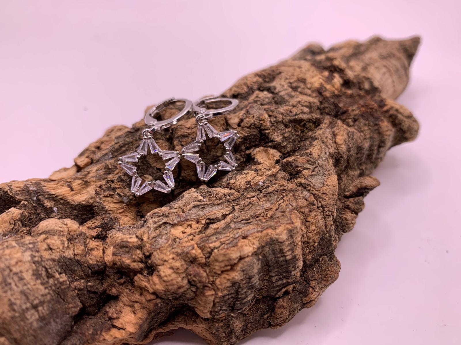 PENDIENTES ARITOS DE ESTRELLA CON CIRCONITAS